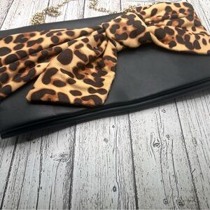 Leopard Print Bow Convertible Crossbody/Black‎ Clutch